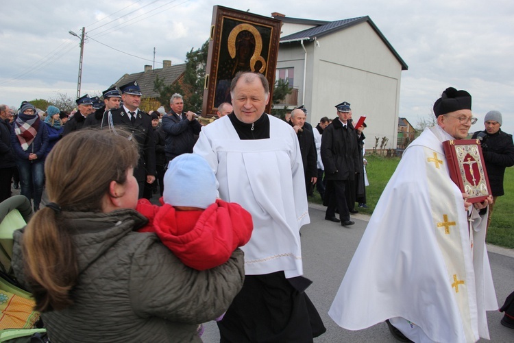 Powitanie ikony MB Częstochowskiej w Strzegocinie