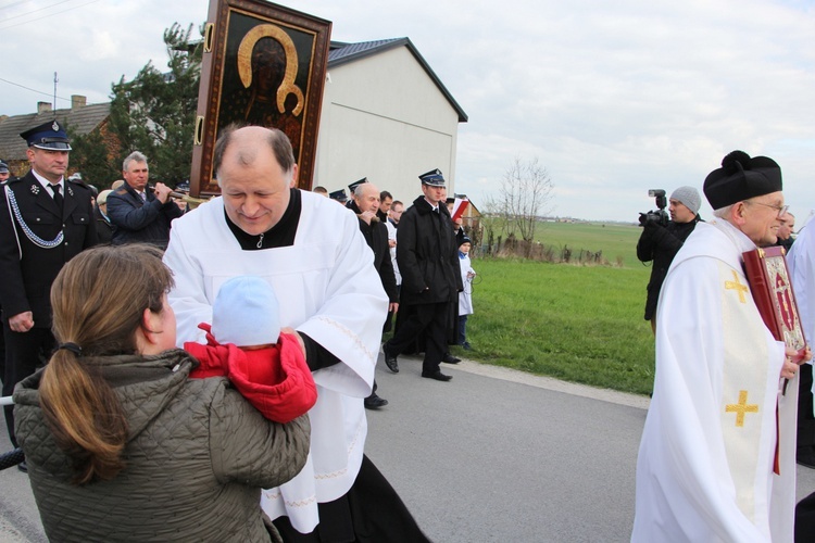 Powitanie ikony MB Częstochowskiej w Strzegocinie