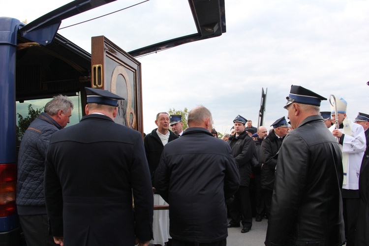 Powitanie ikony MB Częstochowskiej w Strzegocinie