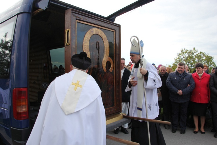 Powitanie ikony MB Częstochowskiej w Strzegocinie