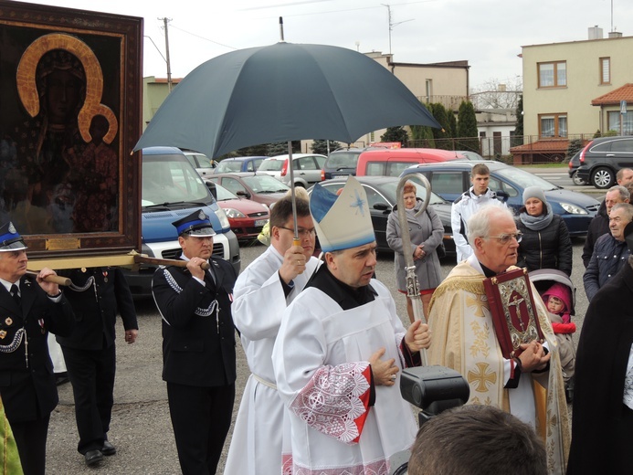 Powitanie ikony MB Częstochowskiej w parafii św. Stanisława w Kutnie