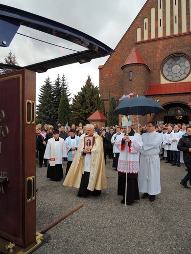 Powitanie ikony MB Częstochowskiej w parafii św. Stanisława w Kutnie