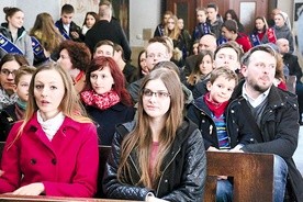 ▼	Młodzi z diecezji lubelskiej obecni  na spotkaniu.