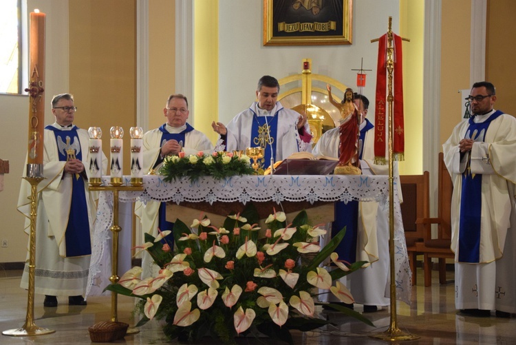 Powitanie ikony MB Częstochowskiej w parafii św. Jadwigi w Kutnie