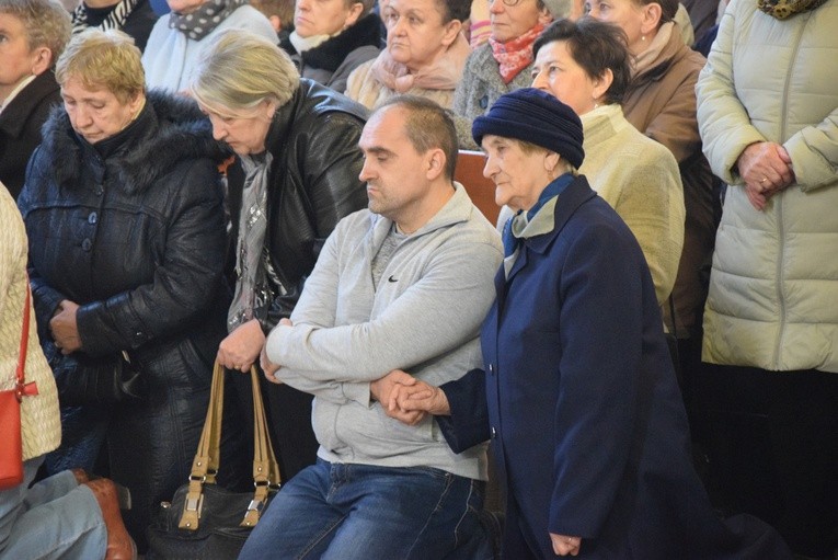 Powitanie ikony MB Częstochowskiej w parafii św. Jadwigi w Kutnie