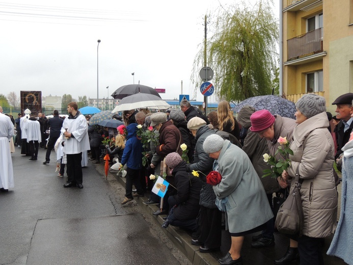 Powitanie ikony MB Częstochowskiej w parafii św. Jana Chrzciciela w Kutnie