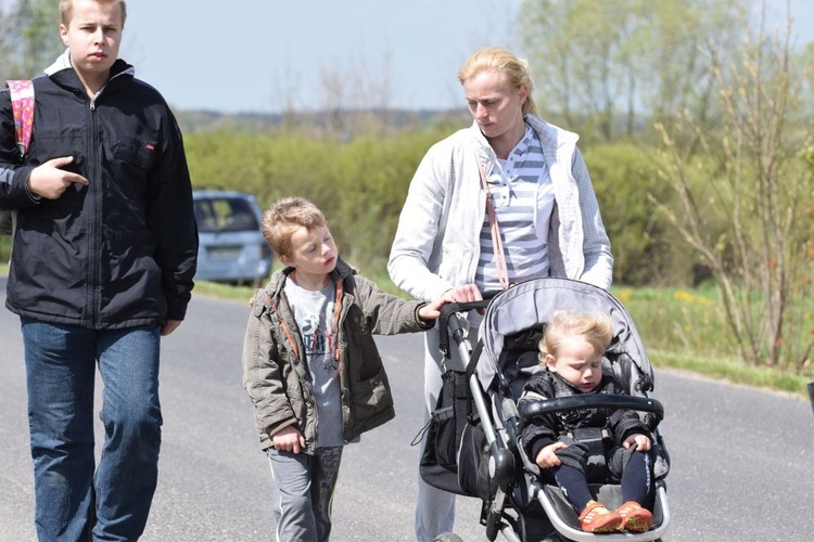 Pielgrzymka do Matki Bożej Dobrej Rady - Przystanek w Wirach