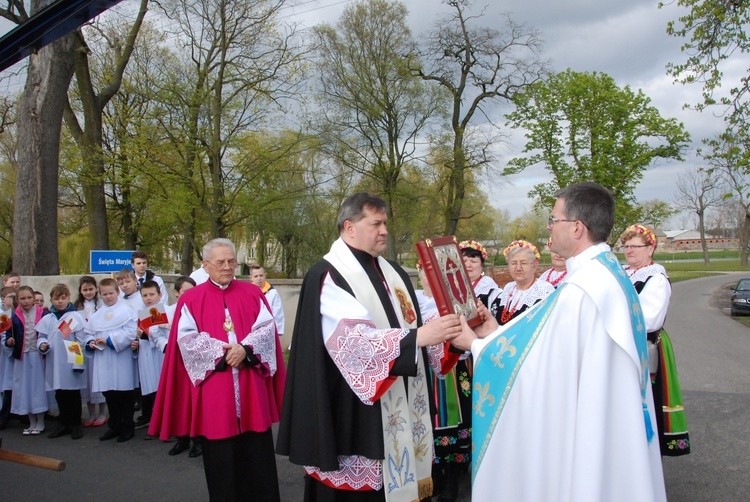 Powitanie ikony MB Częstochowskiej w Łaniętach