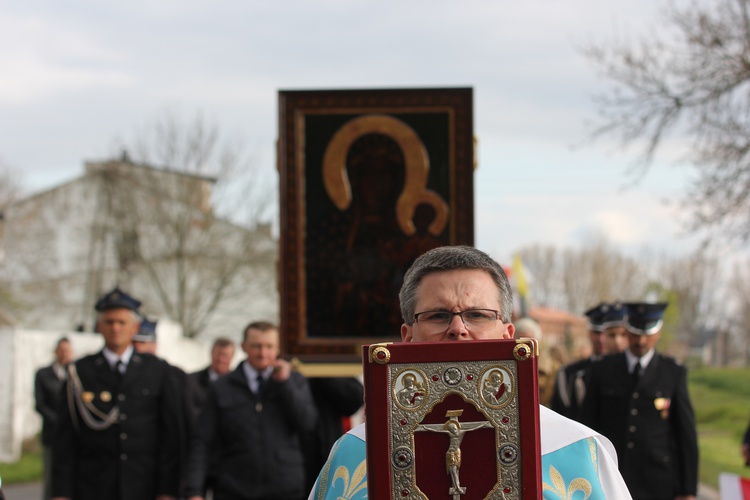 Powitanie ikony MB Częstochowskiej w Łaniętach