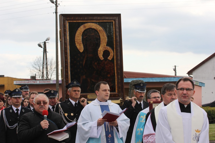 Powitanie ikony MB Częstochowskiej w Łaniętach