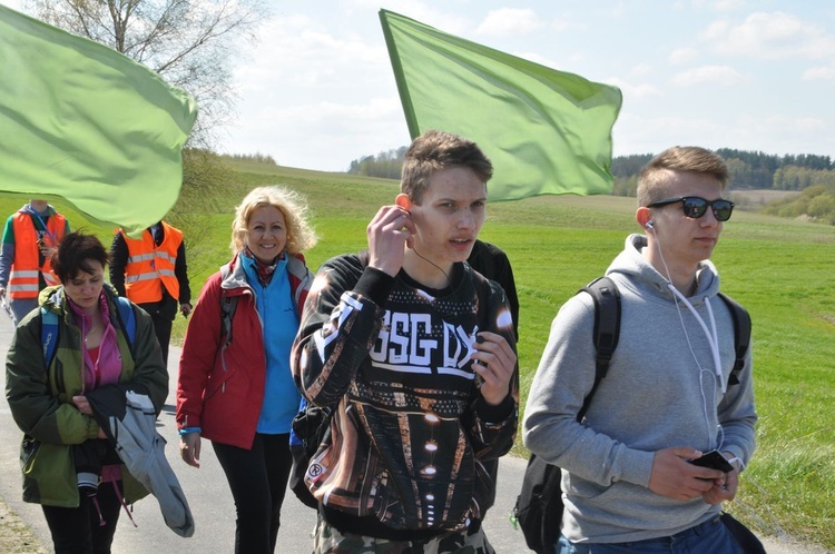 Pielgrzymka "Promienista" - dzień I - grupa z Barwic