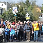 Pielgrzymi na trasie drugiego dnia - 1 maja 2017 r.