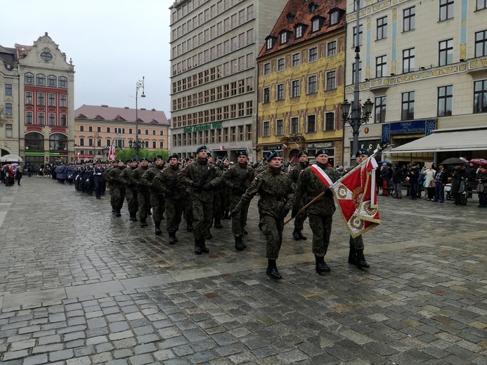 Dzień Flagi Rzeczpospolitej Polskiej we Wrocławiu