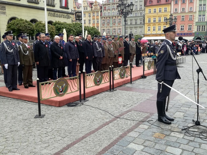 Dzień Flagi Rzeczpospolitej Polskiej we Wrocławiu