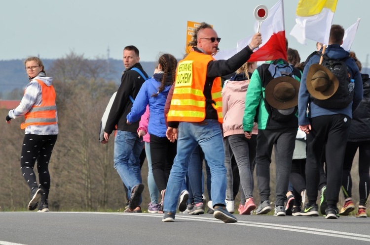 Pielgrzymka "Promienista" - dzień II - grupa z Gościna i Karlina