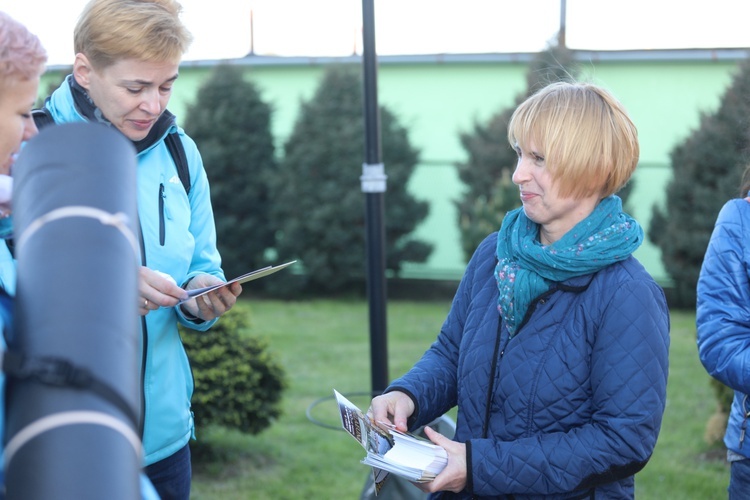 Poświęcenie witraża Bożego Miłosierdzia w kościele w Nidku