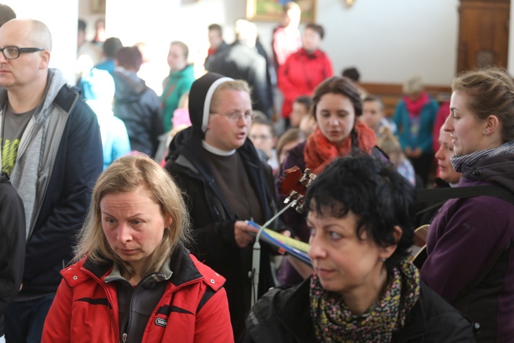 Poświęcenie witraża Bożego Miłosierdzia w kościele w Nidku