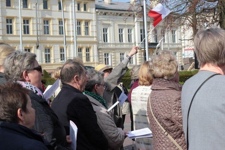 Koszalińskie śpiewanie pieśni patriotycznych