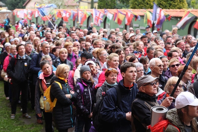 Pielgrzymi u św. Faustyny 2017