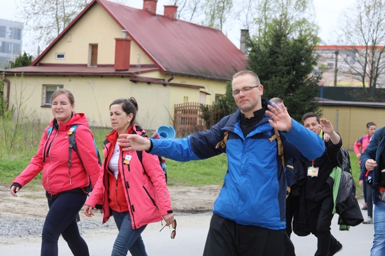 5. pielgrzymka diecezjalna z Hałcnowa wkracza do Łagiewnik