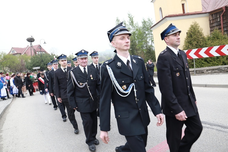 Święty Florian stanął w Ropie