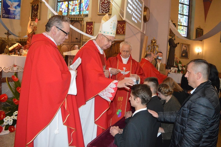 Relikwie bł. ks. Władysława Bukowińskiego w Budzowie