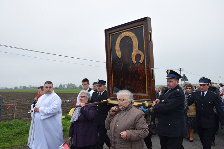 Powitanie ikony MB Częstochowskiej w Miłonicach