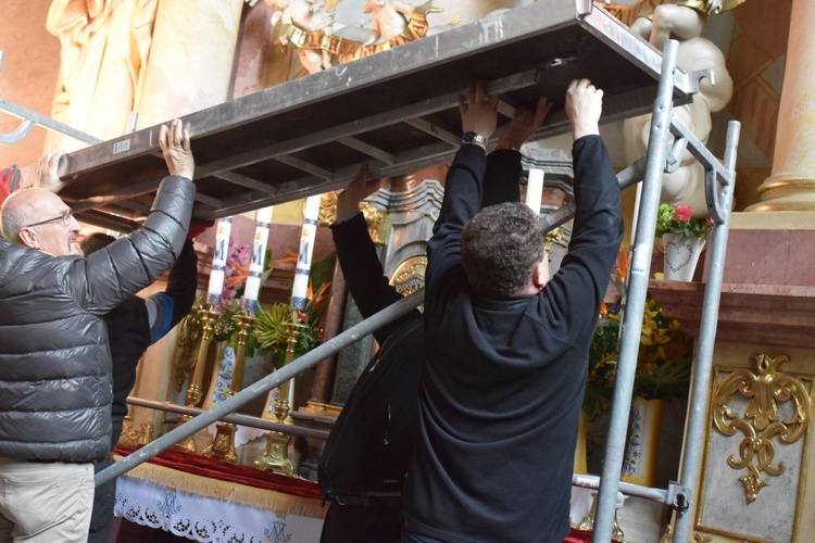 Zdjęcie obrazu Matki Bożej Świdnickiej przed koronacją