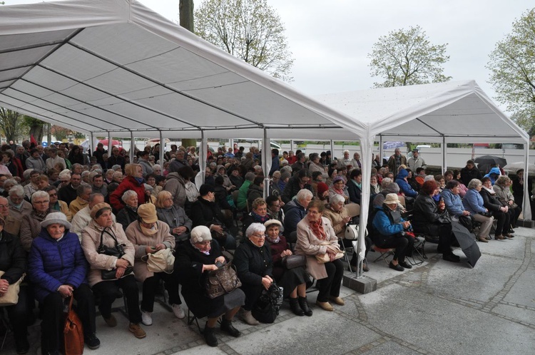 Pielgrzymka Żywego Różańca do Skrzatusza