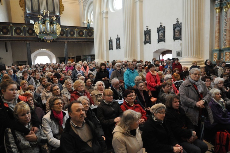 Pielgrzymka Żywego Różańca do Skrzatusza