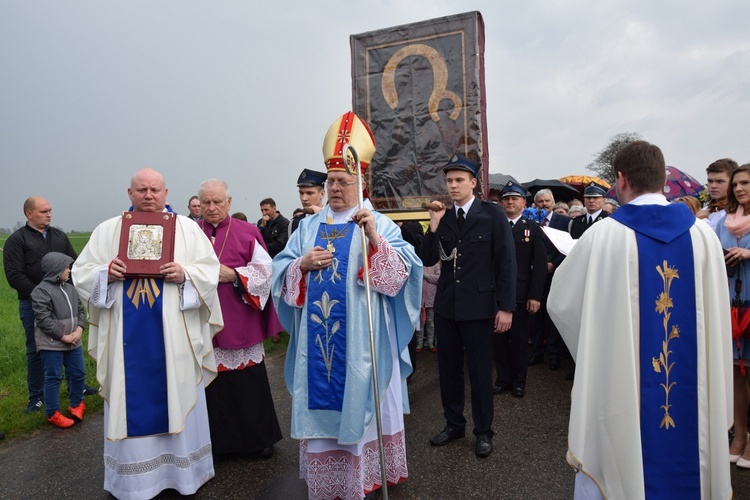 Powitanie ikony MB Częstochowskiej w Imielnie