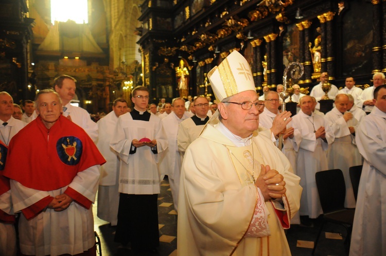 Pielgrzymka Nadzwyczajnych Szafarzy Komunii Świętej do grobu św. Stanisława Kazimierczyka