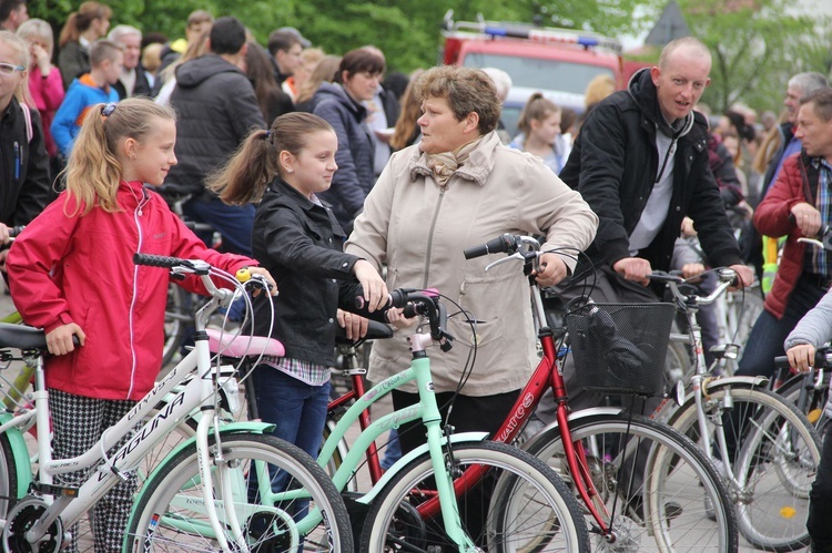 Motocykliści w kościele w Zgórsku