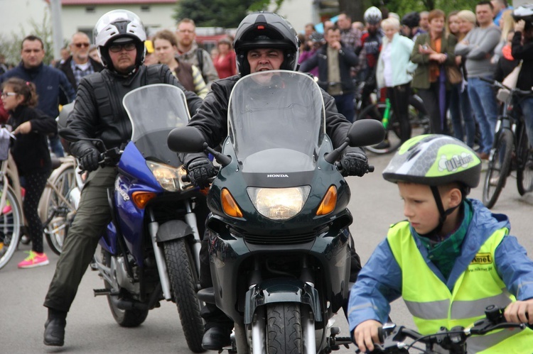 Motocykliści w kościele w Zgórsku