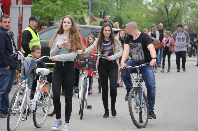 Motocykliści w kościele w Zgórsku