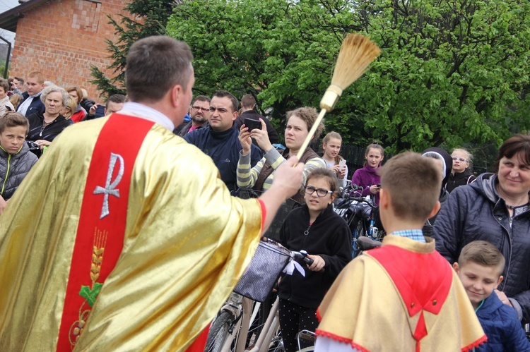 Motocykliści w kościele w Zgórsku