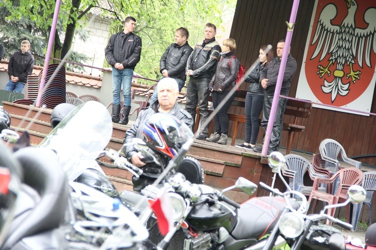 Motocykliści w kościele w Zgórsku