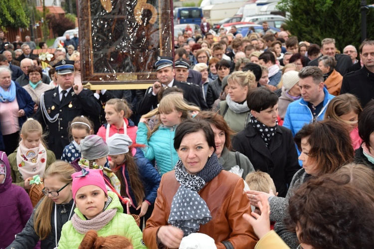 Powitanie ikony MB Częstochowskiej w Ostrowach