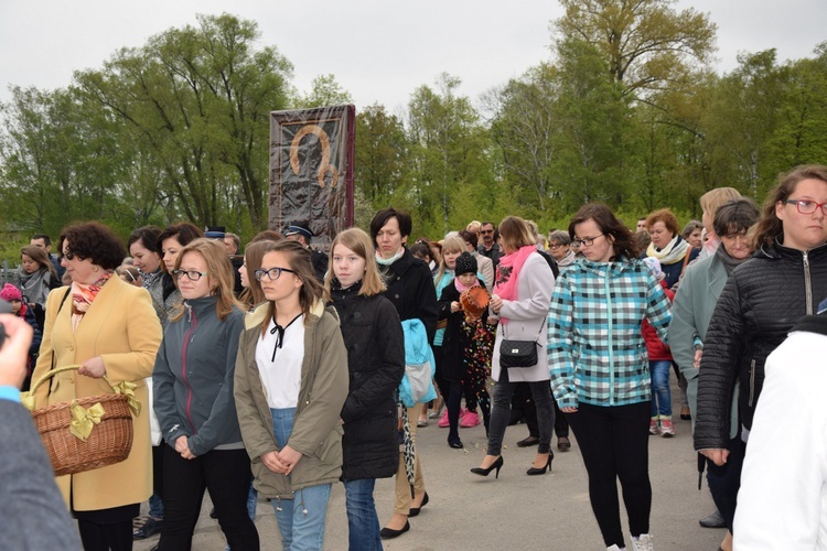 Powitanie ikony MB Częstochowskiej w Ostrowach