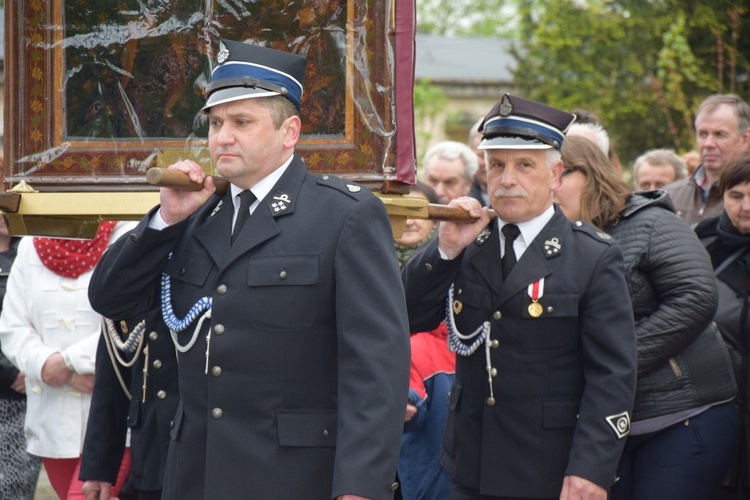 Powitanie ikony MB Częstochowskiej w Ostrowach