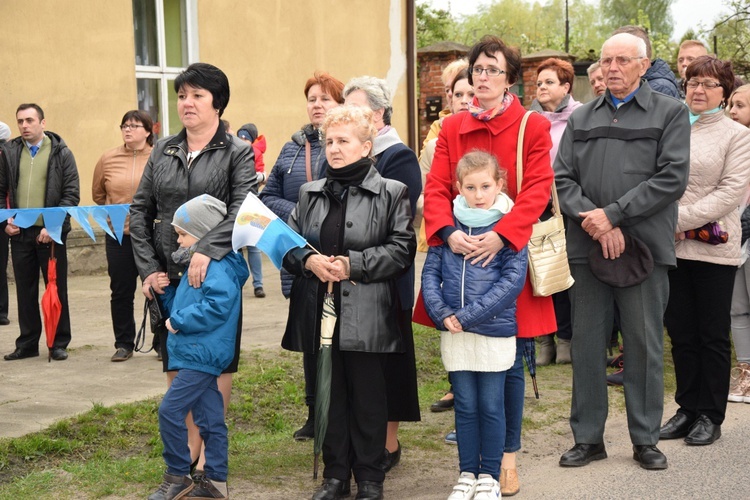 Powitanie ikony MB Częstochowskiej w Ostrowach