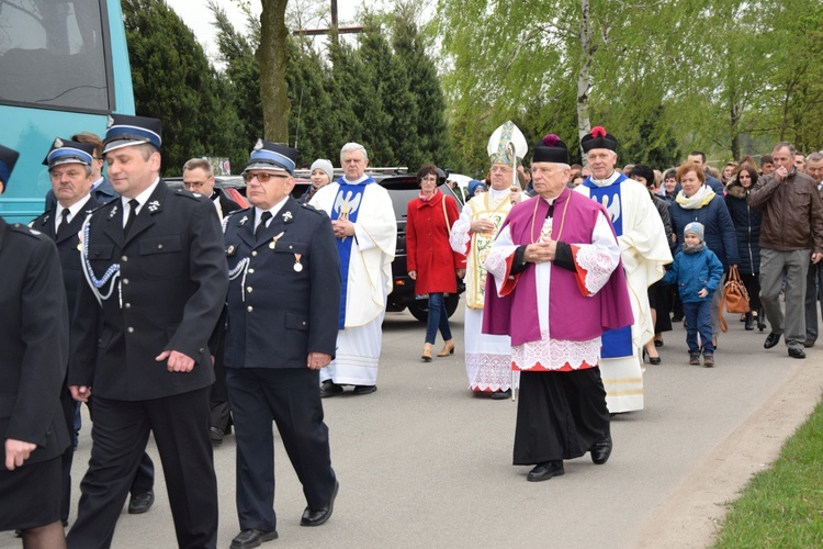 Powitanie ikony MB Częstochowskiej w Ostrowach