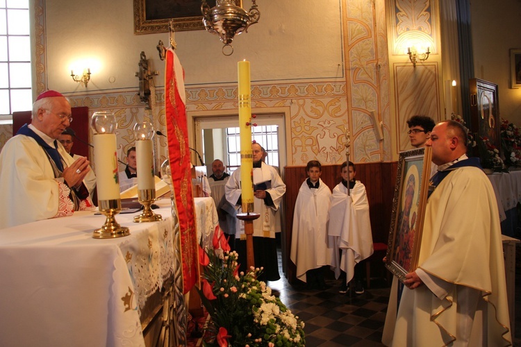 Powitanie ikony MB Częstochowskiej w Dąbrowicach