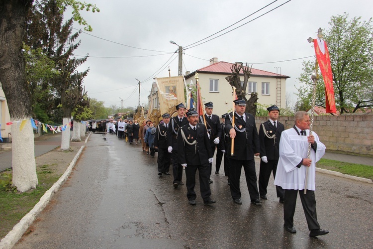 Powitanie ikony MB Częstochowskiej w Dąbrowicach