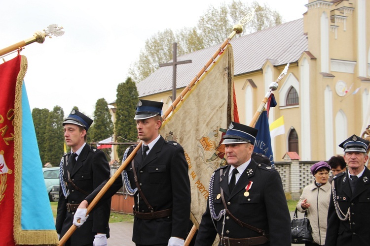 Powitanie ikony MB Częstochowskiej w Dąbrowicach