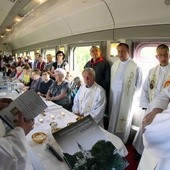 Msza w pociągu do Lourdes