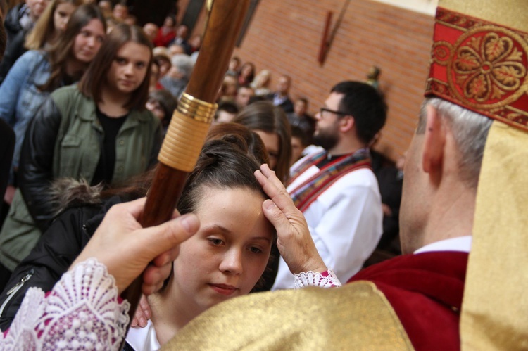 Bierzmowanie w kościele św. Stanisława Kostki w Tarnowie