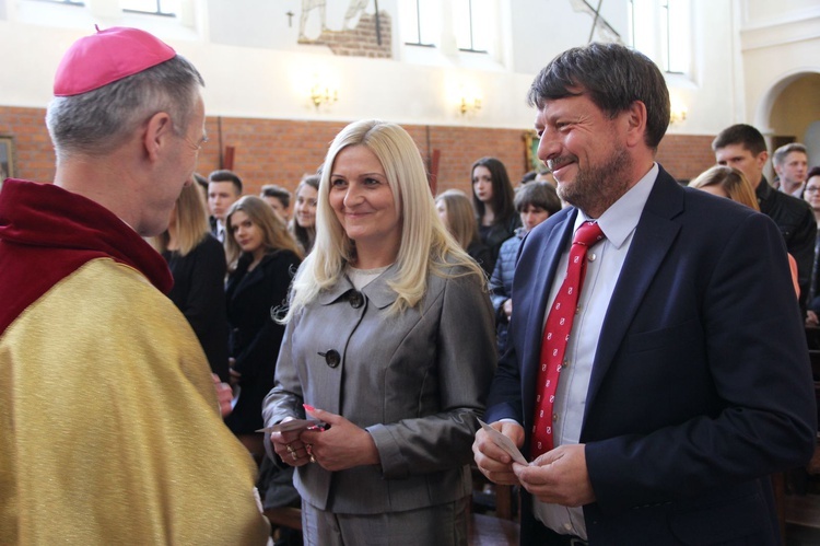 Bierzmowanie w kościele św. Stanisława Kostki w Tarnowie