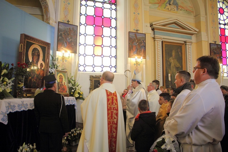 Powitanie ikony MB Częstochowskiej w Dzierzbicach