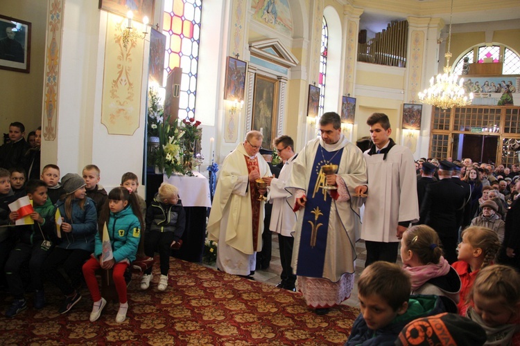 Powitanie ikony MB Częstochowskiej w Dzierzbicach